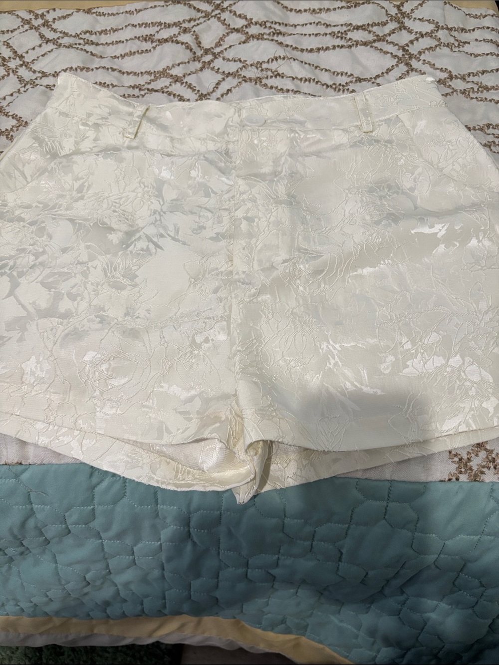Cider Ivory Floral Jacquard Shorts